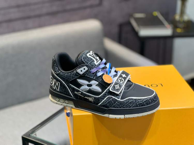 Picture of Louis Vuitton Shoes _SKULVsz35-45hnh020616234